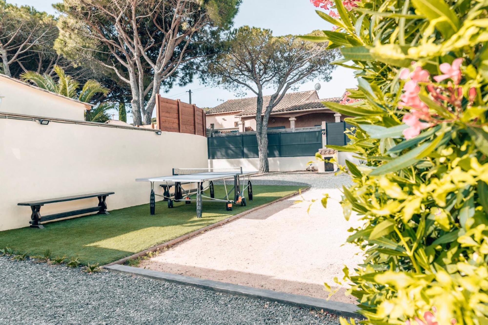 Reve D'Azur En Bord De Mer A La Nartelle Avec Piscine Dans La Residence, Terrasse, Bbq, 2 Chambres 2 Sdb Logement De 35M2 Draps Inclus แซ็งต์-แมกซีม ภายนอก รูปภาพ