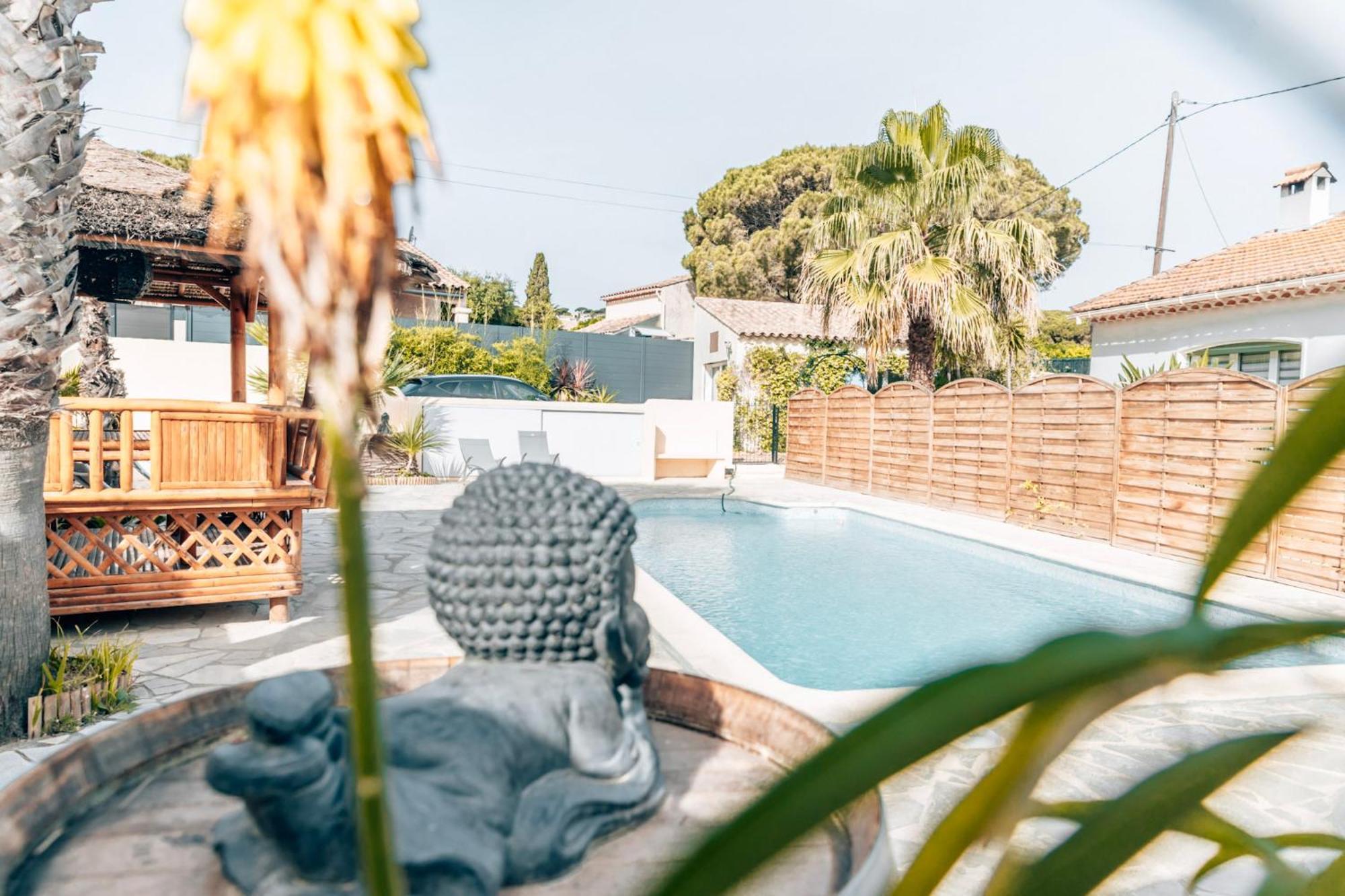 Reve D'Azur En Bord De Mer A La Nartelle Avec Piscine Dans La Residence, Terrasse, Bbq, 2 Chambres 2 Sdb Logement De 35M2 Draps Inclus แซ็งต์-แมกซีม ภายนอก รูปภาพ